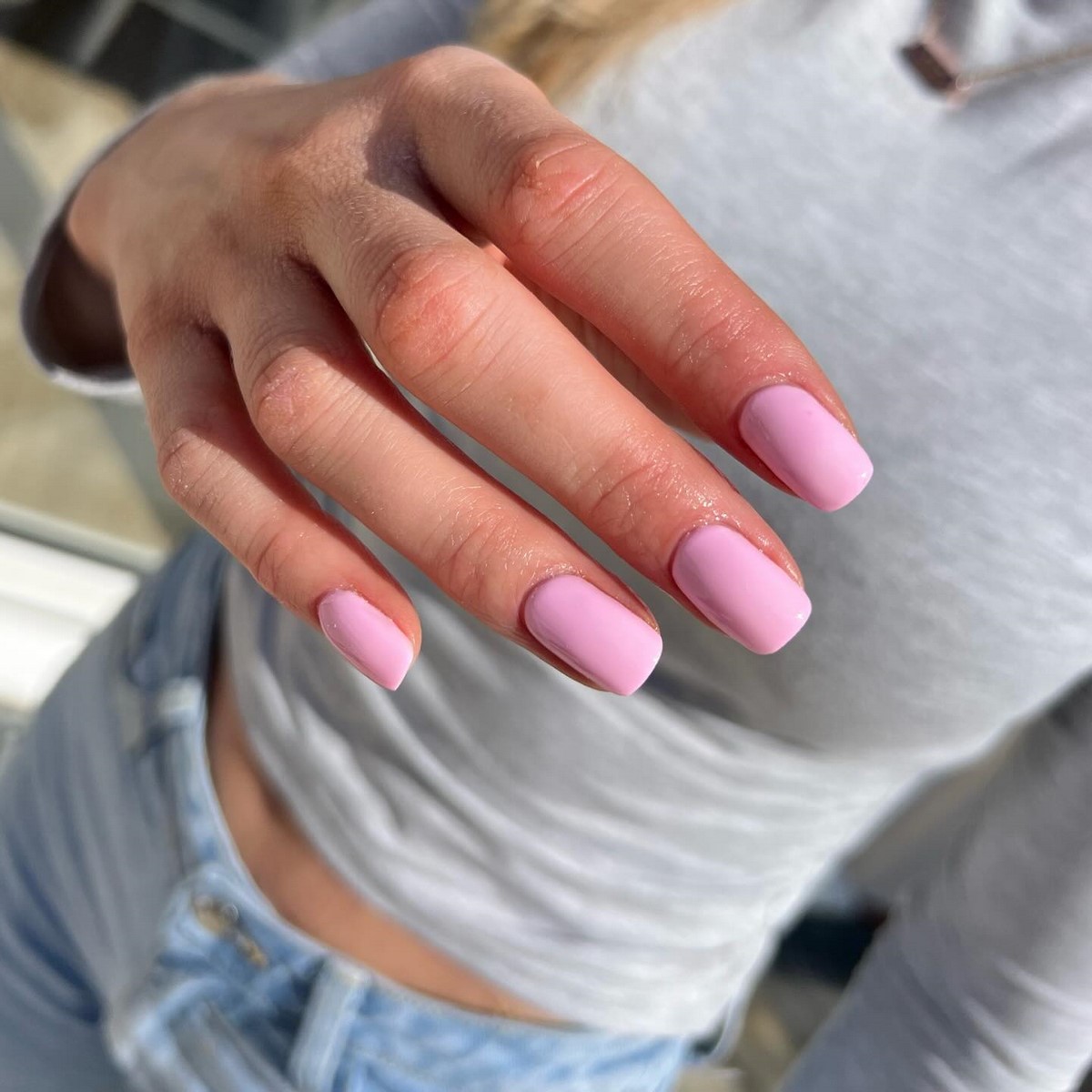 Маникюр весны 2026: оттенки, которые вытесняют беж