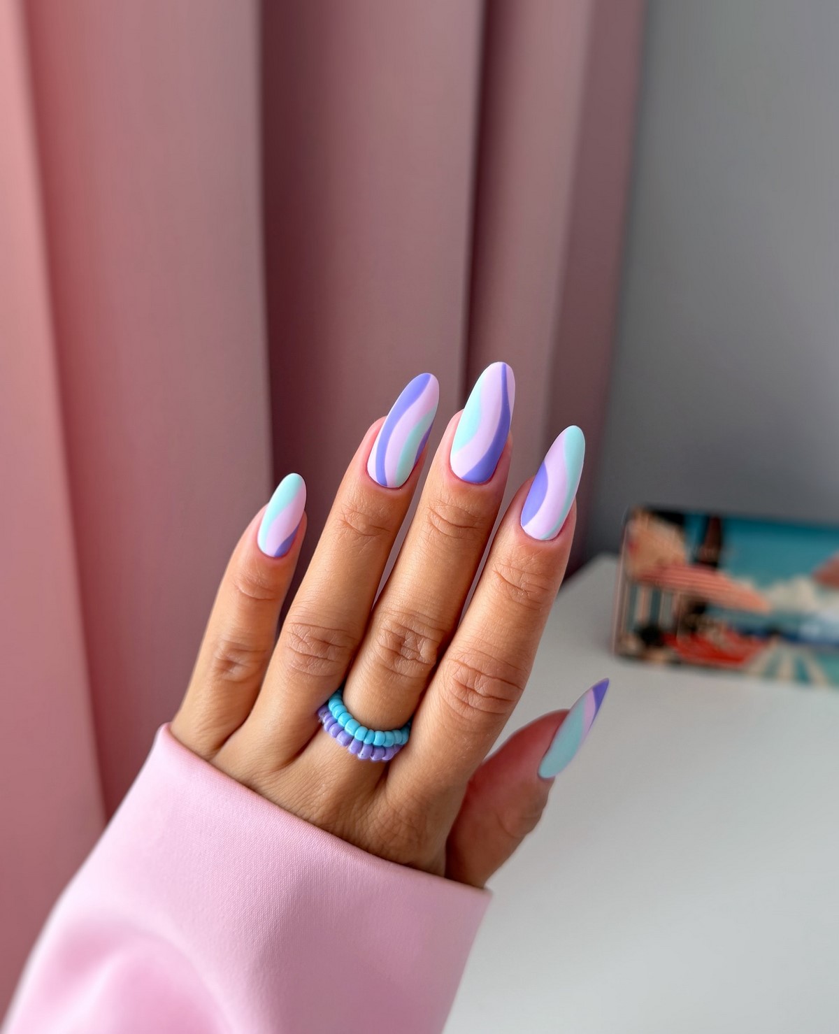 Маникюр весны 2026: 5 оттенков, которые заменяют розовый