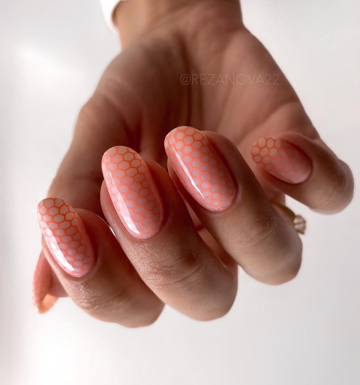 Маникюр весны 2026: 5 оттенков, которые заменяют розовый