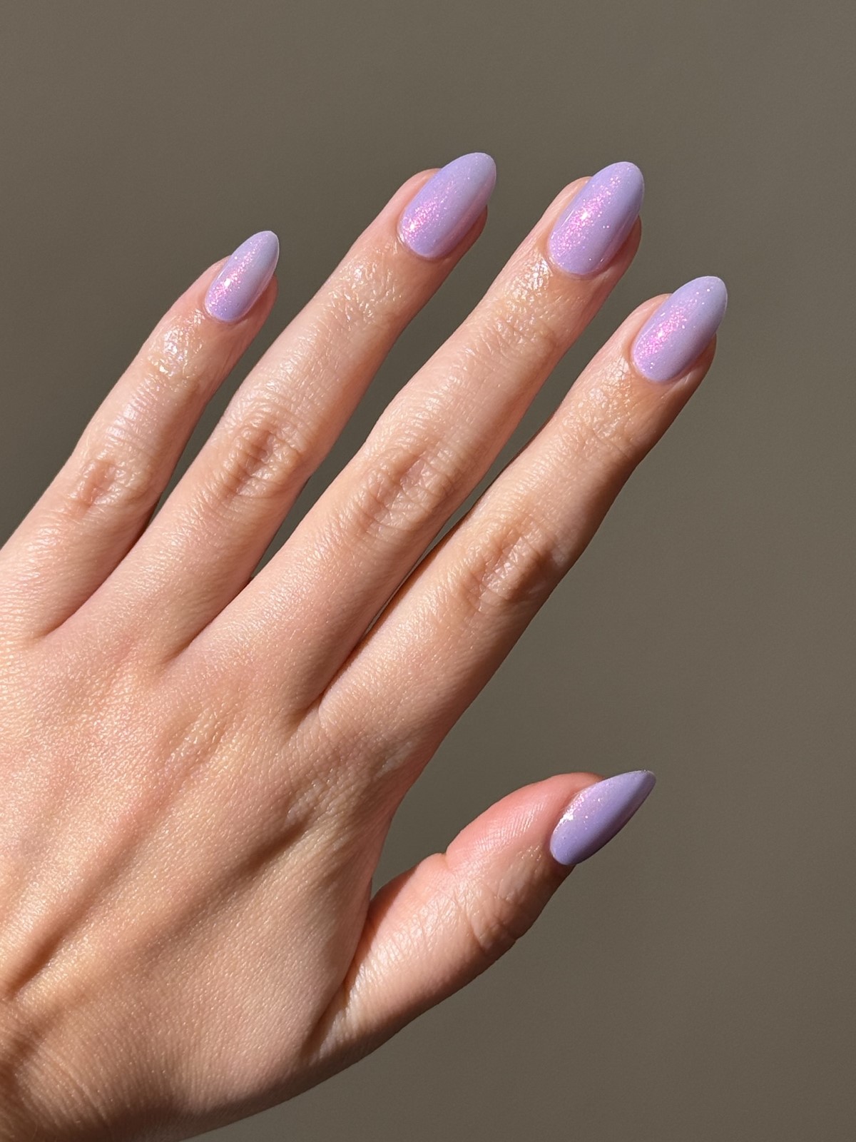 Маникюр весны 2026: 5 оттенков, которые заменяют розовый