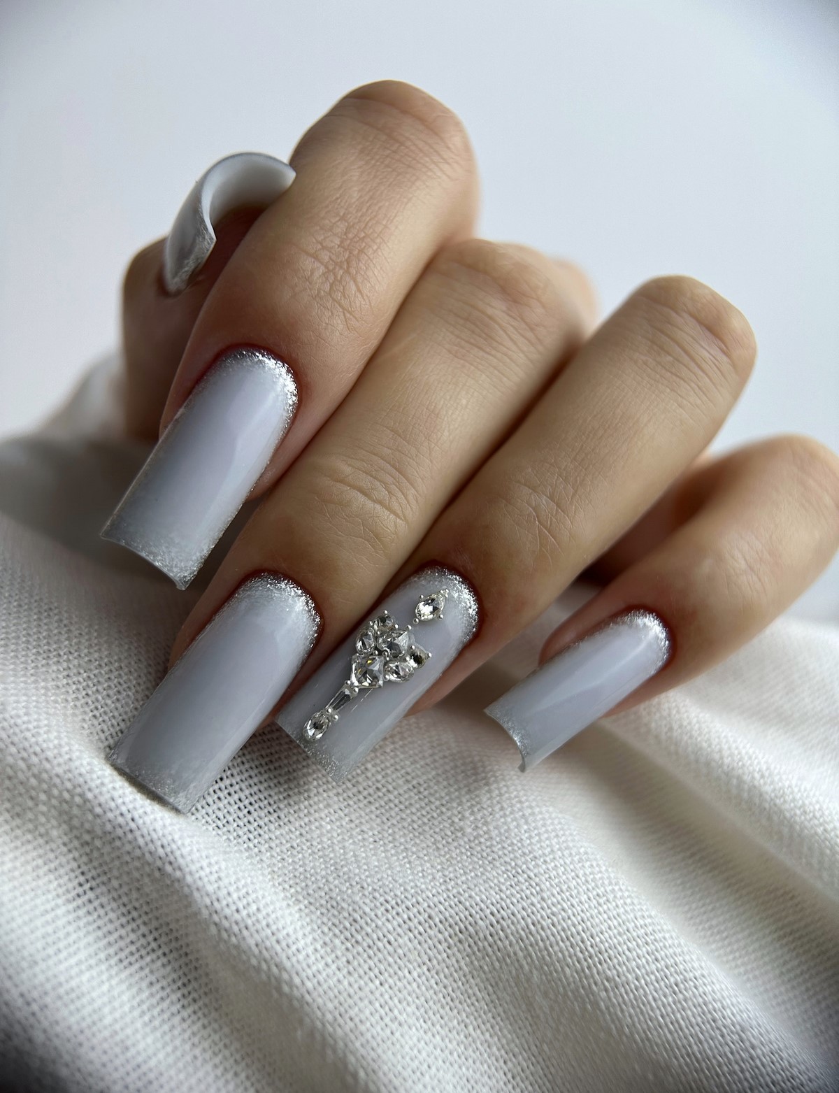 Маникюр весны 2026: 5 оттенков, которые заменяют розовый