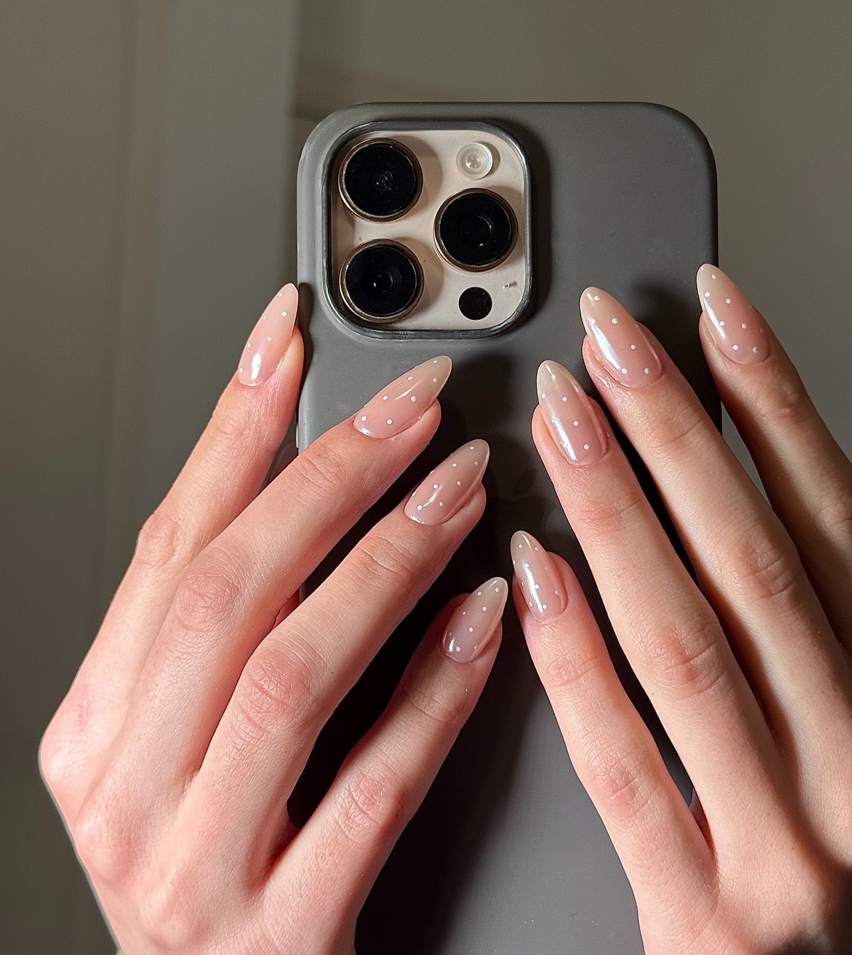 Маникюр весны 2026: 5 оттенков, которые заменяют розовый