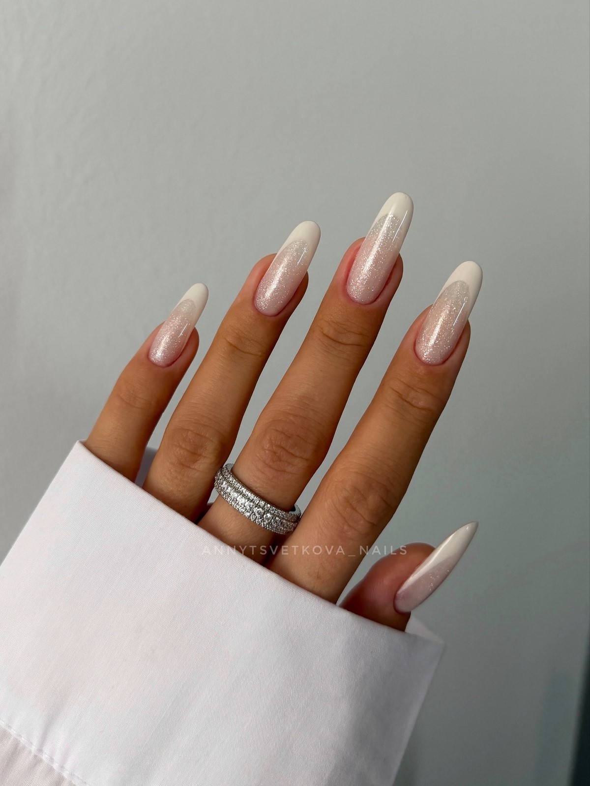 Маникюр весны 2026: 7 оттенков, которые уверенно заменяют нюд