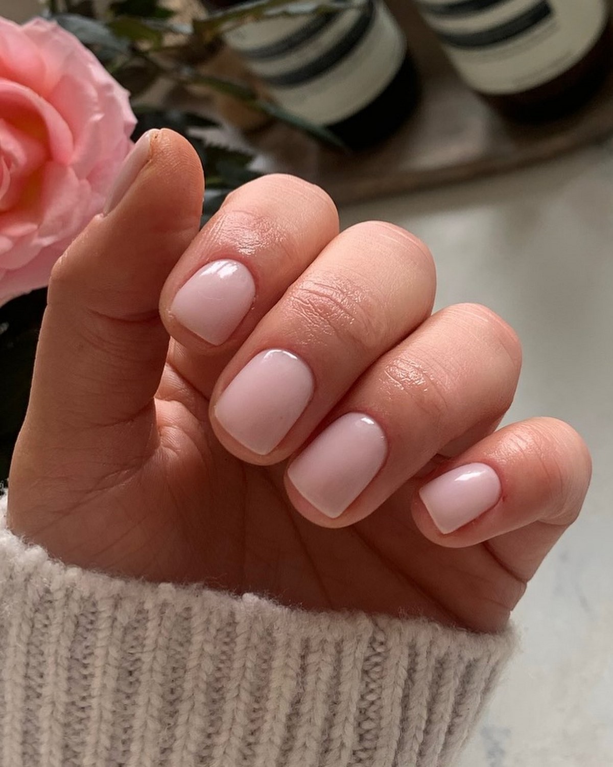 Маникюр весны 2026: 7 оттенков, которые уверенно заменяют нюд