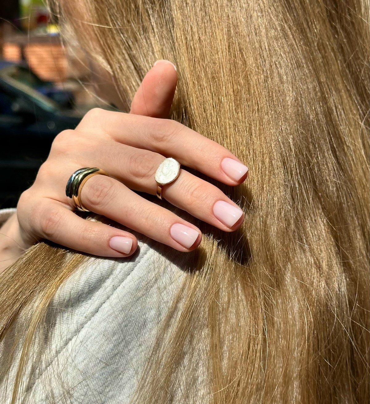Маникюр весны 2026: 7 оттенков, которые уверенно заменяют нюд