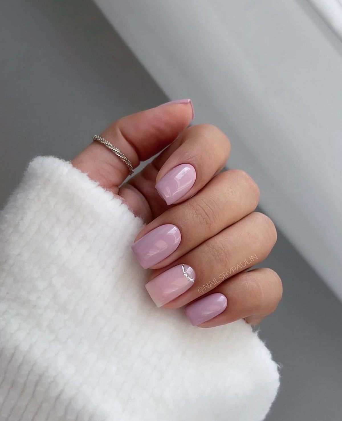 Маникюр весны 2026: 7 оттенков, которые уверенно заменяют нюд