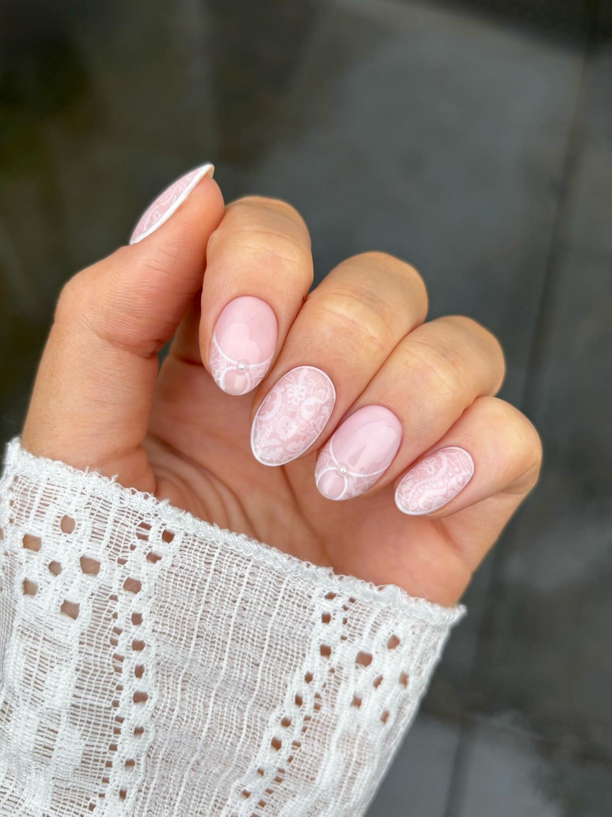 Маникюр весны 2026: оттенки, которые заменяют сложный дизайн