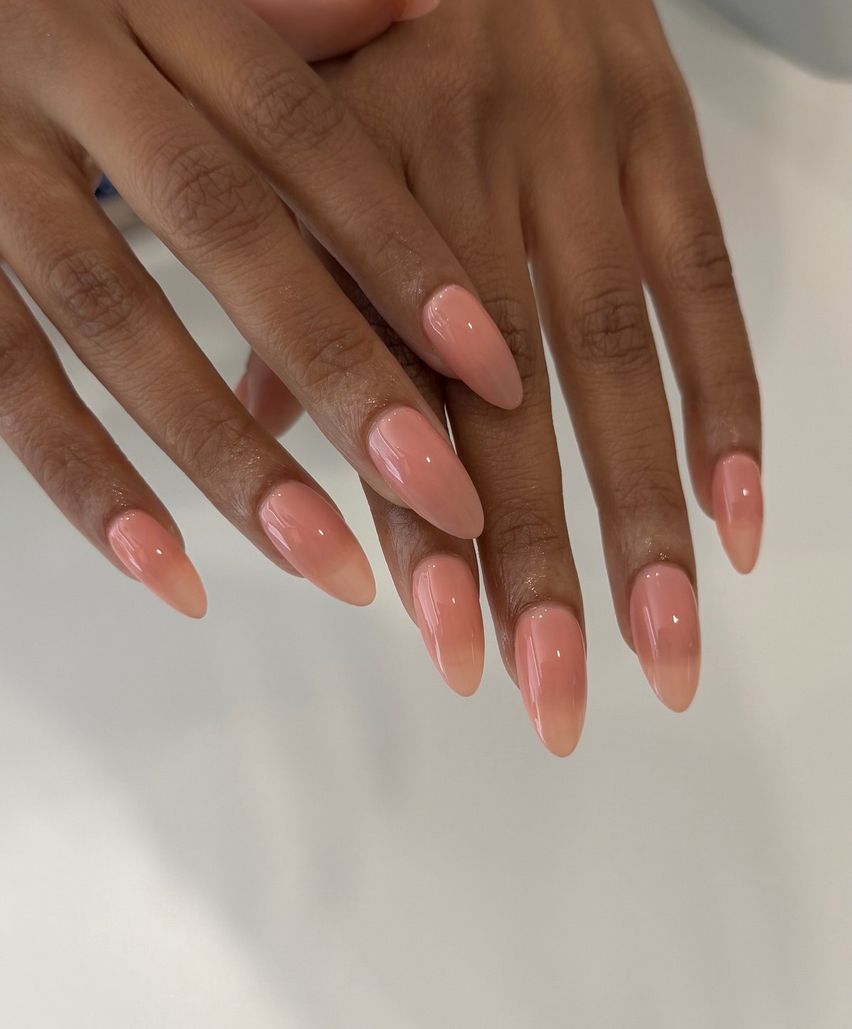 Маникюр весны 2026: какие оттенки заменяют красный