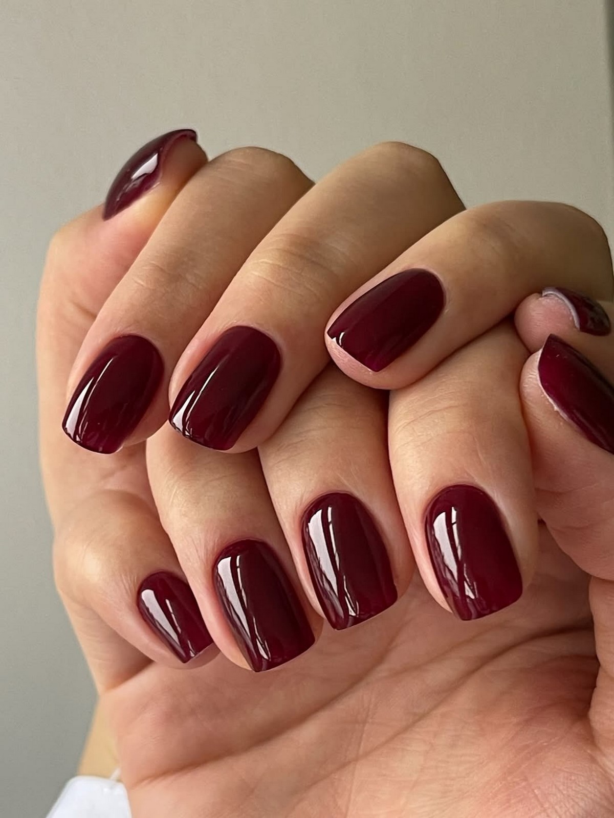 Маникюр весны 2026: какие оттенки заменяют красный