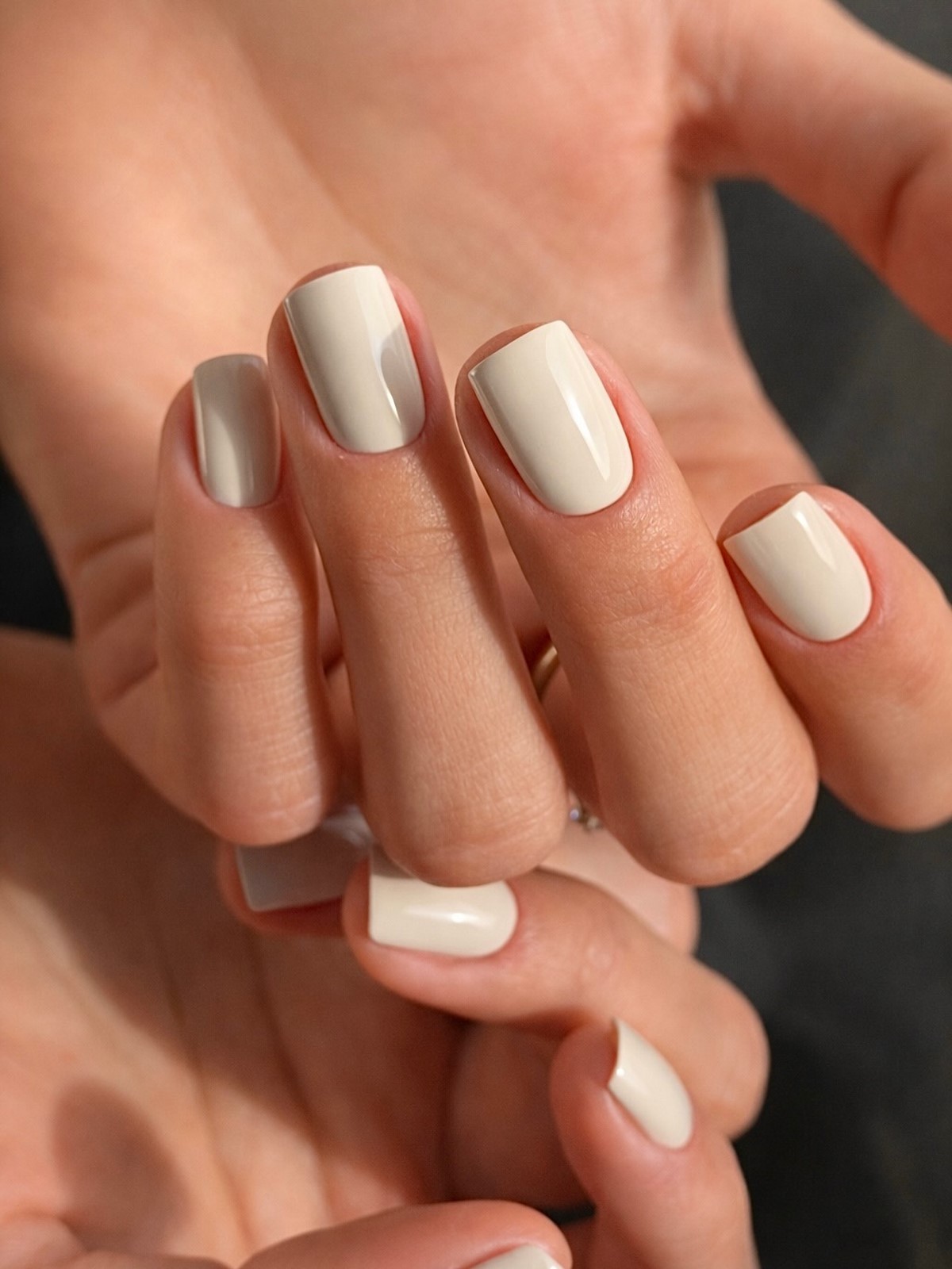 Маникюр весны 2026: какие оттенки заменяют красный