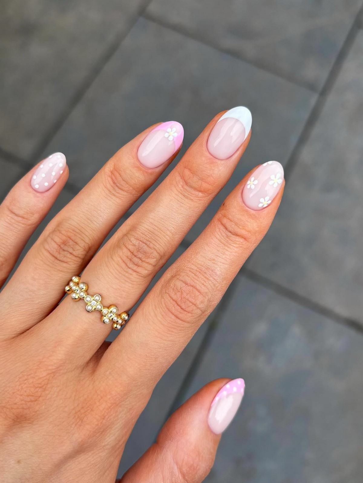 Маникюр весны 2026: какие оттенки заменяют красный