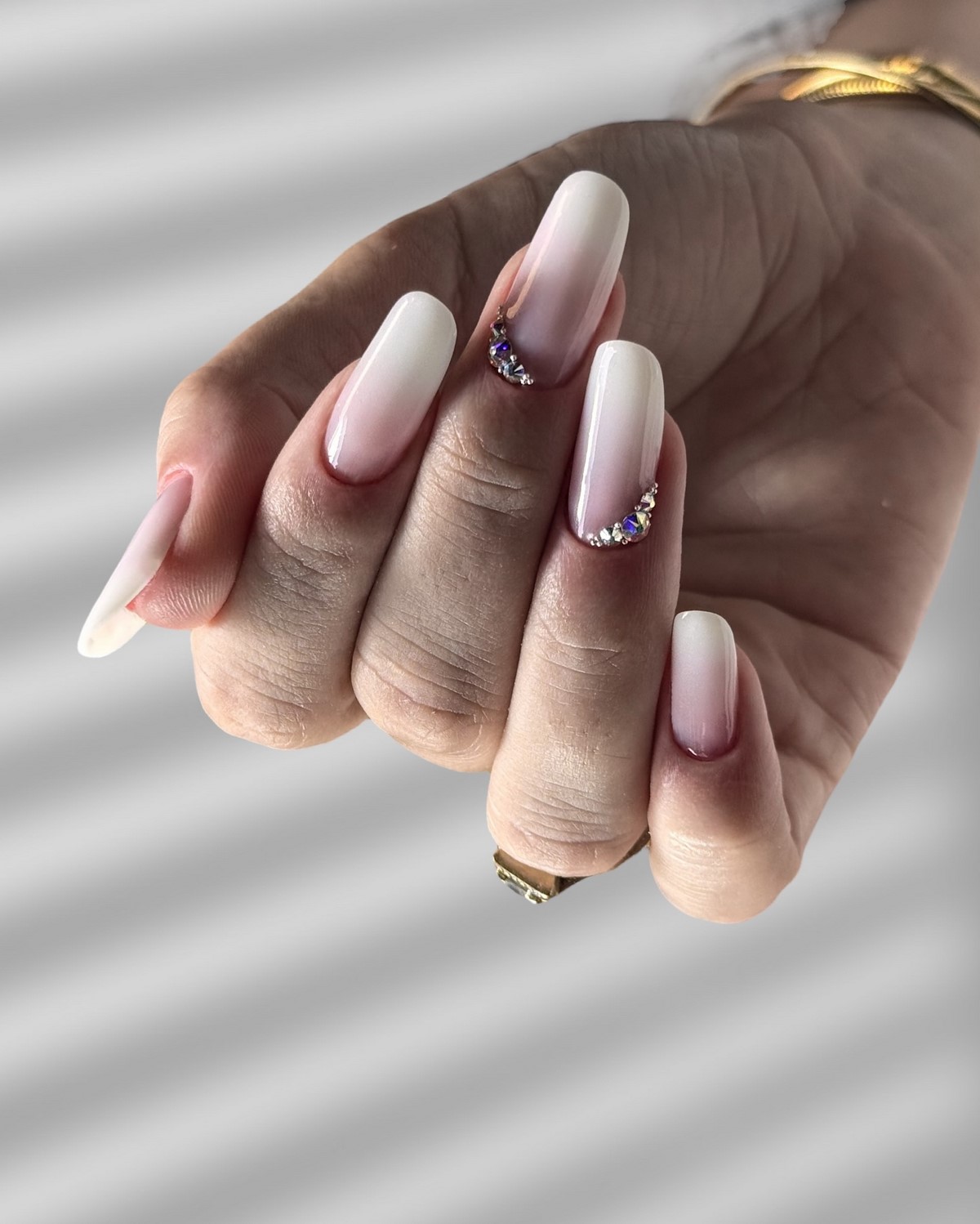 Маникюр весны 2026: цвет, который выглядит дорого без декора