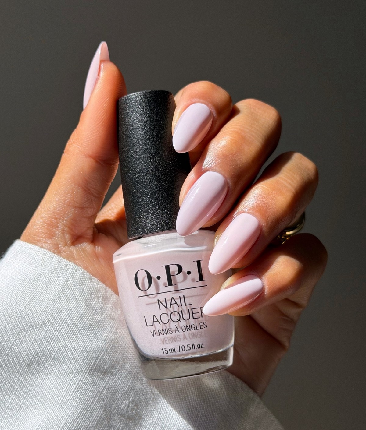 Маникюр весны 2026: цвет, который выглядит дорого без декора