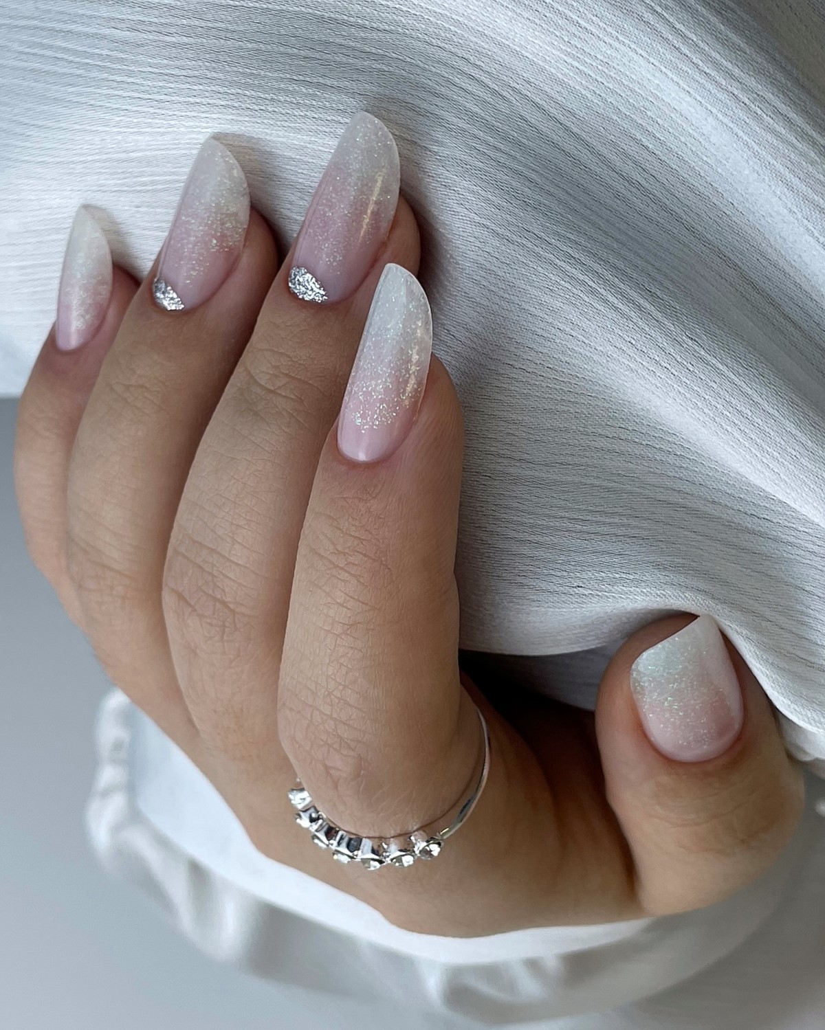 Маникюр весны 2026: цвет, который выглядит дорого без декора