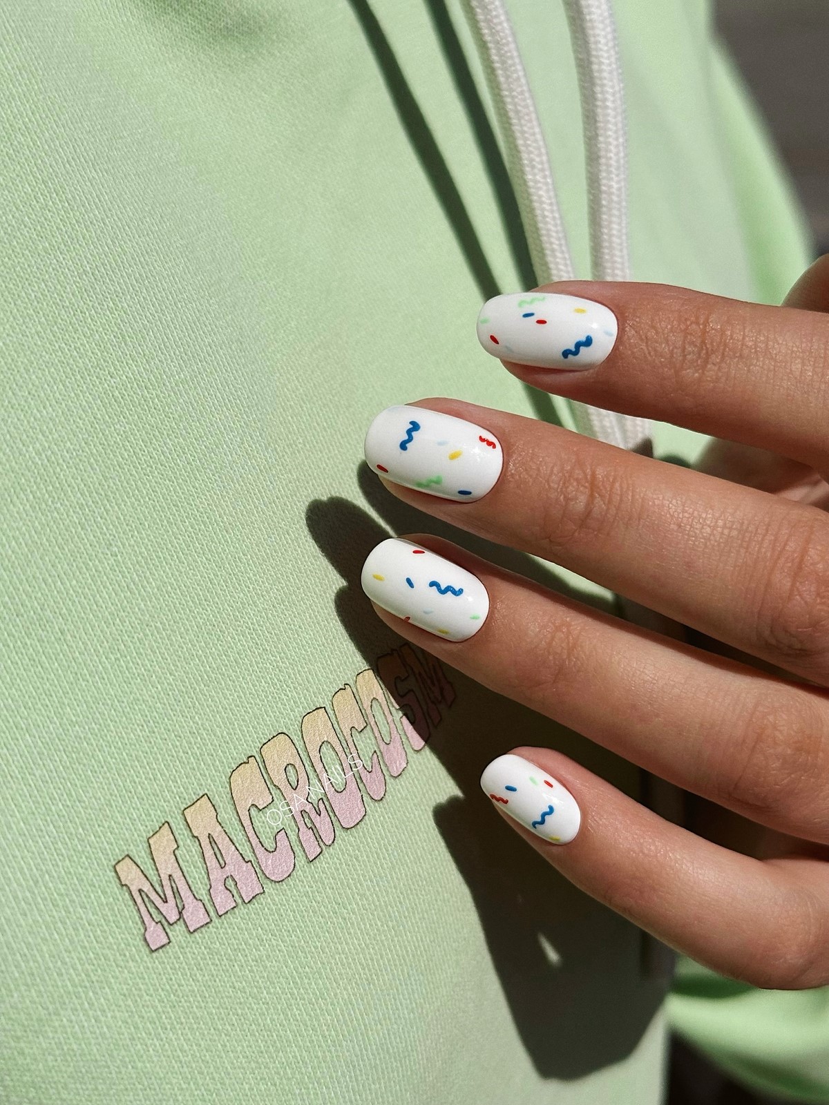 Маникюр весны 2026: цвет, который выглядит дорого без декора