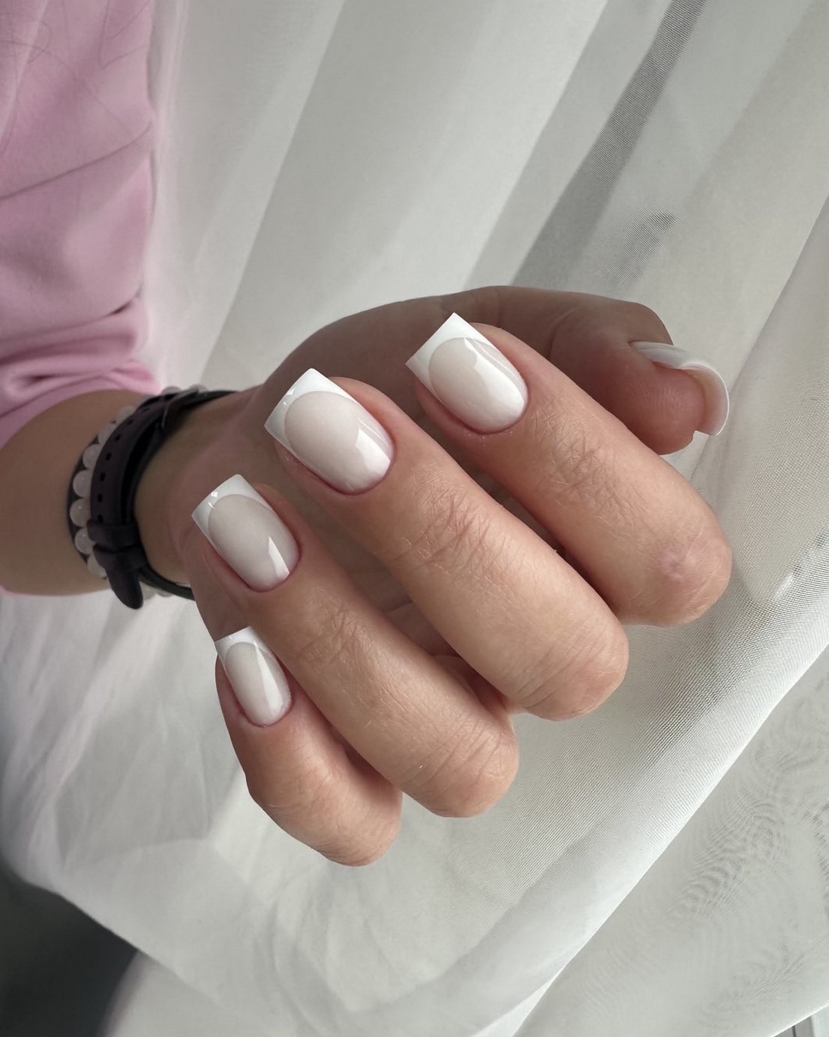 Маникюр весны 2026: цвет, который выглядит дорого без декора