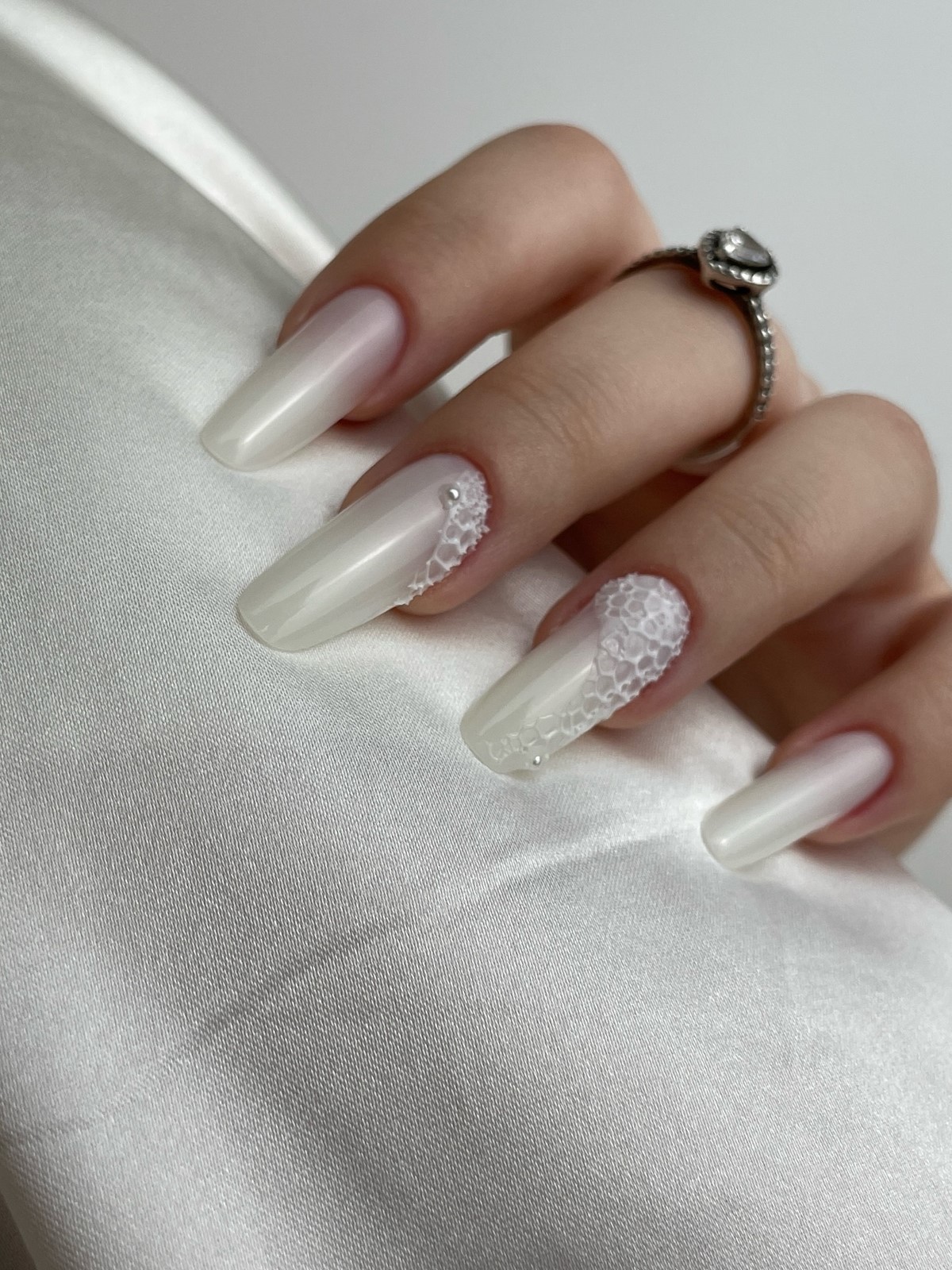 Маникюр весны 2026: цвет, который выглядит дорого без декора