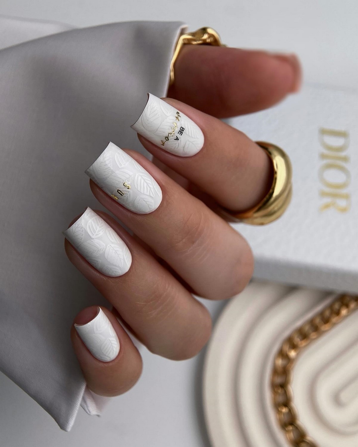 Маникюр весны 2026: цвет, который выглядит дорого без декора