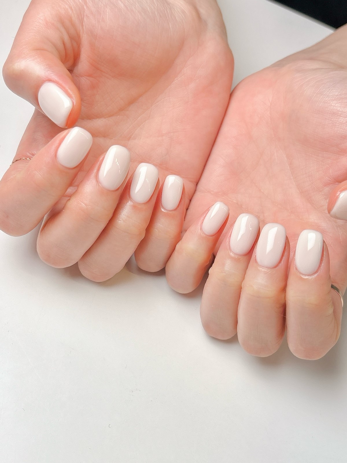 Маникюр весны 2026: оттенок, который заменяет дизайн