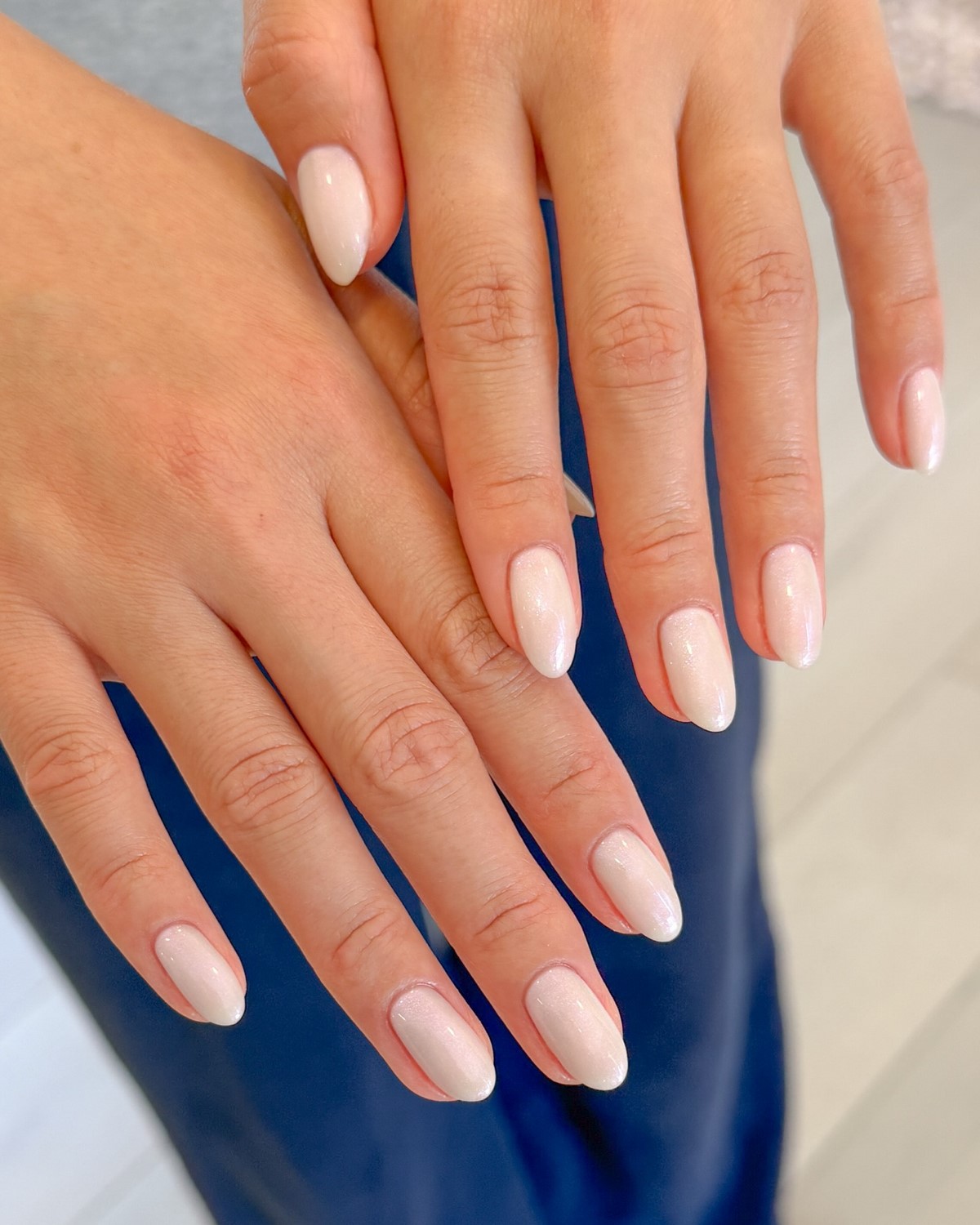 Маникюр весны 2026: цвет, который выглядит дорого без декора