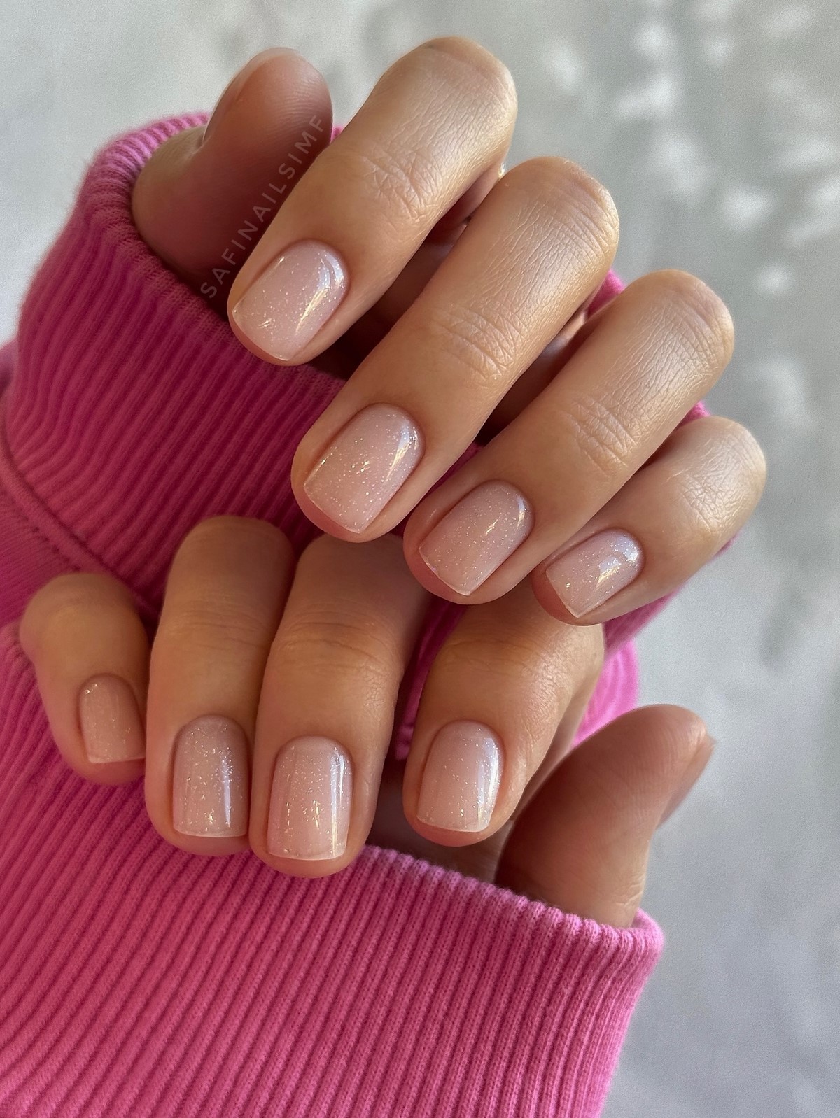 Маникюр весны 2026: оттенки, которые делают руки аккуратными