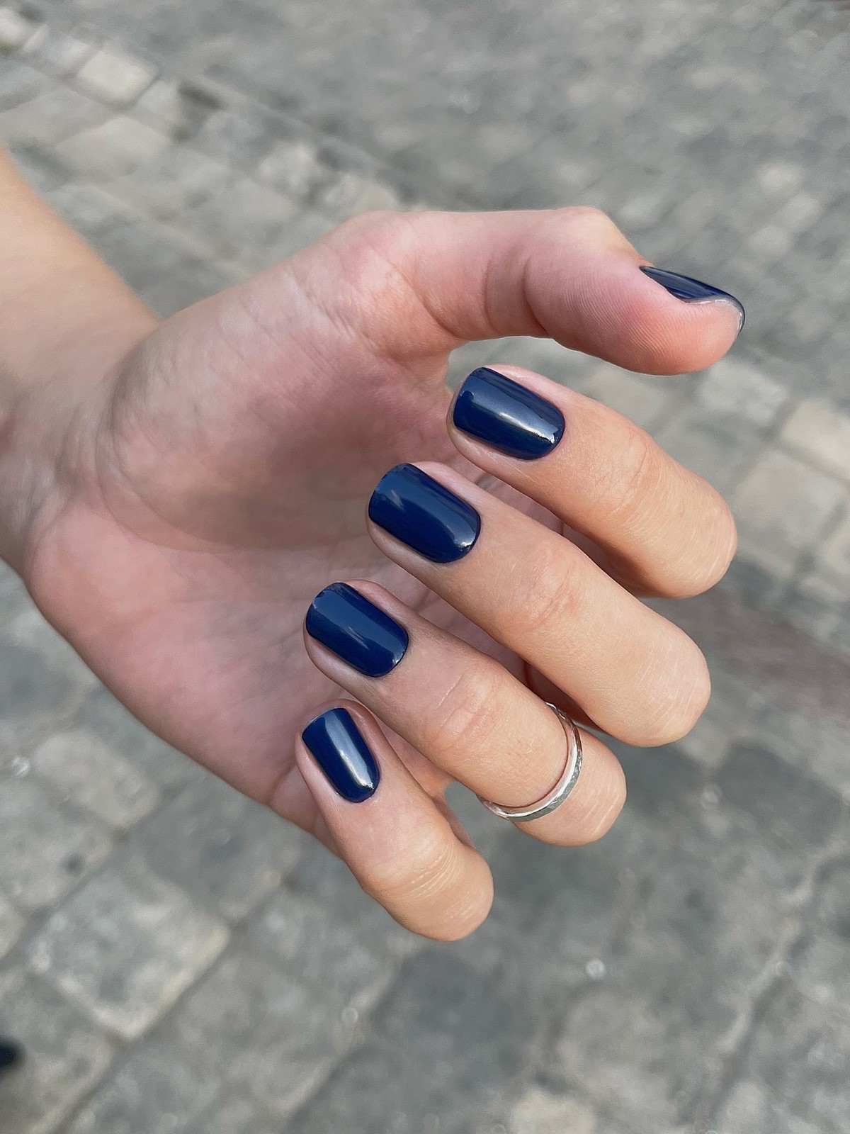 Маникюр весны 2026: цвета, из-за которых руки выглядят неухоженно