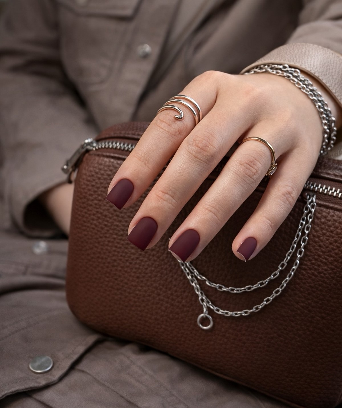 Маникюр весны 2026: цвета, из-за которых руки выглядят неухоженно