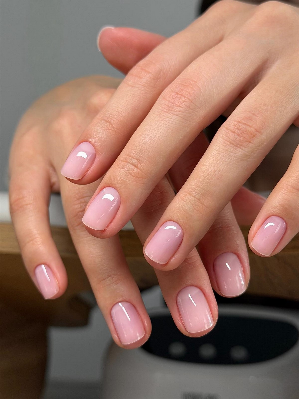 Мыльный маникюр весны 2026: эффект, который меняет все