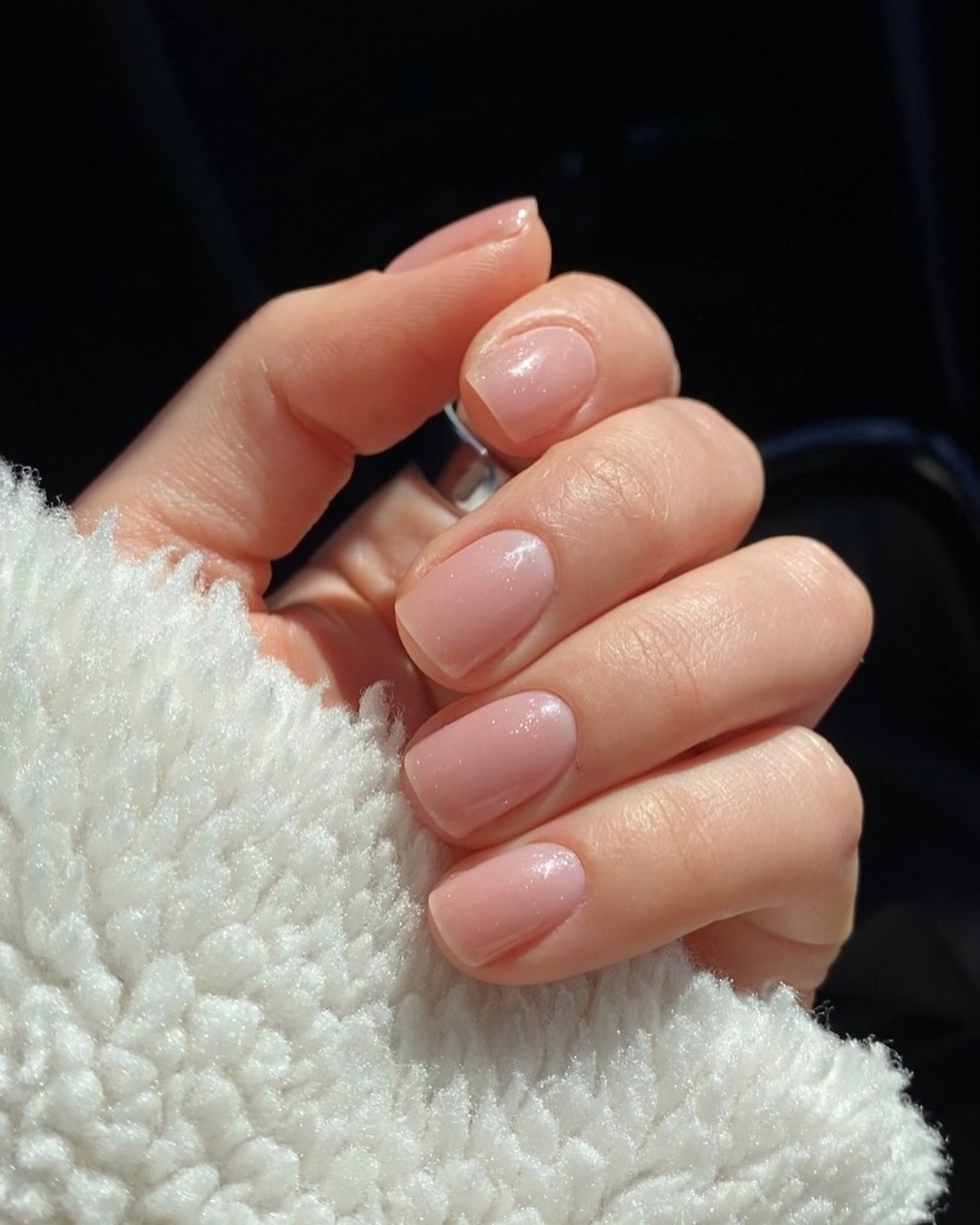 Мыльный маникюр весны 2026: эффект, который меняет все