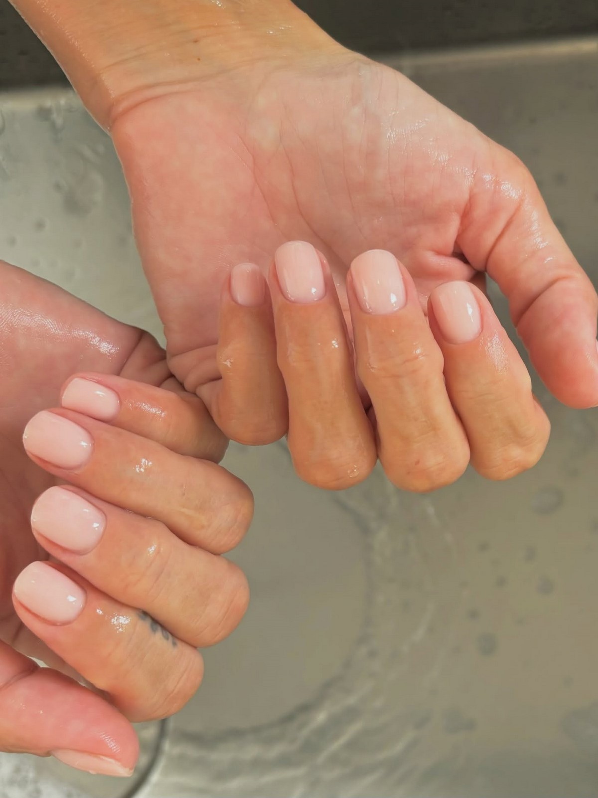 Мыльный маникюр весны 2026: эффект, который меняет все