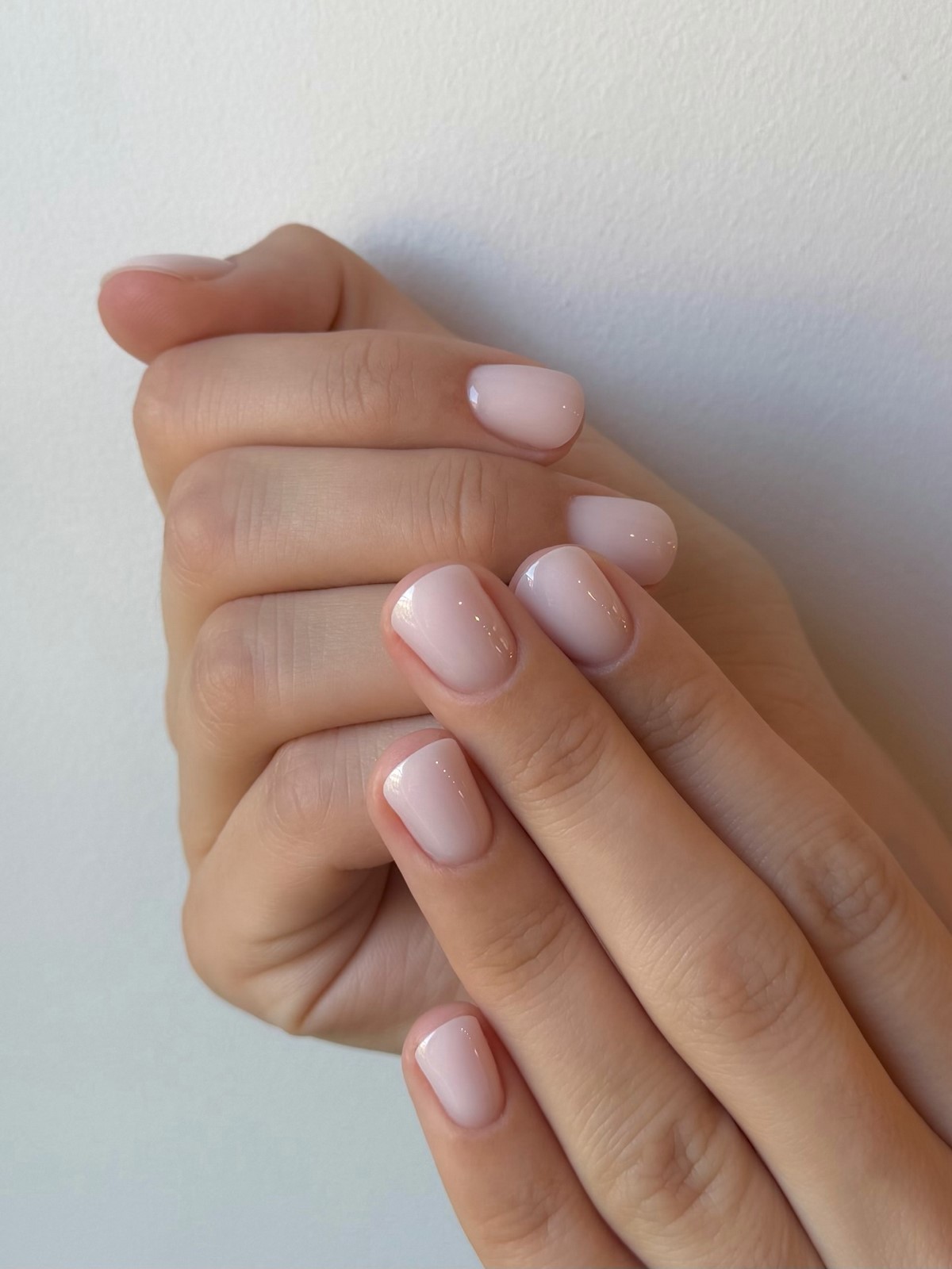 Мыльный маникюр весны 2026: эффект, который меняет все