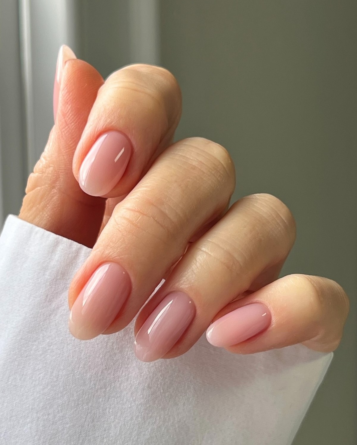 Мыльный маникюр весны 2026: эффект, который меняет все