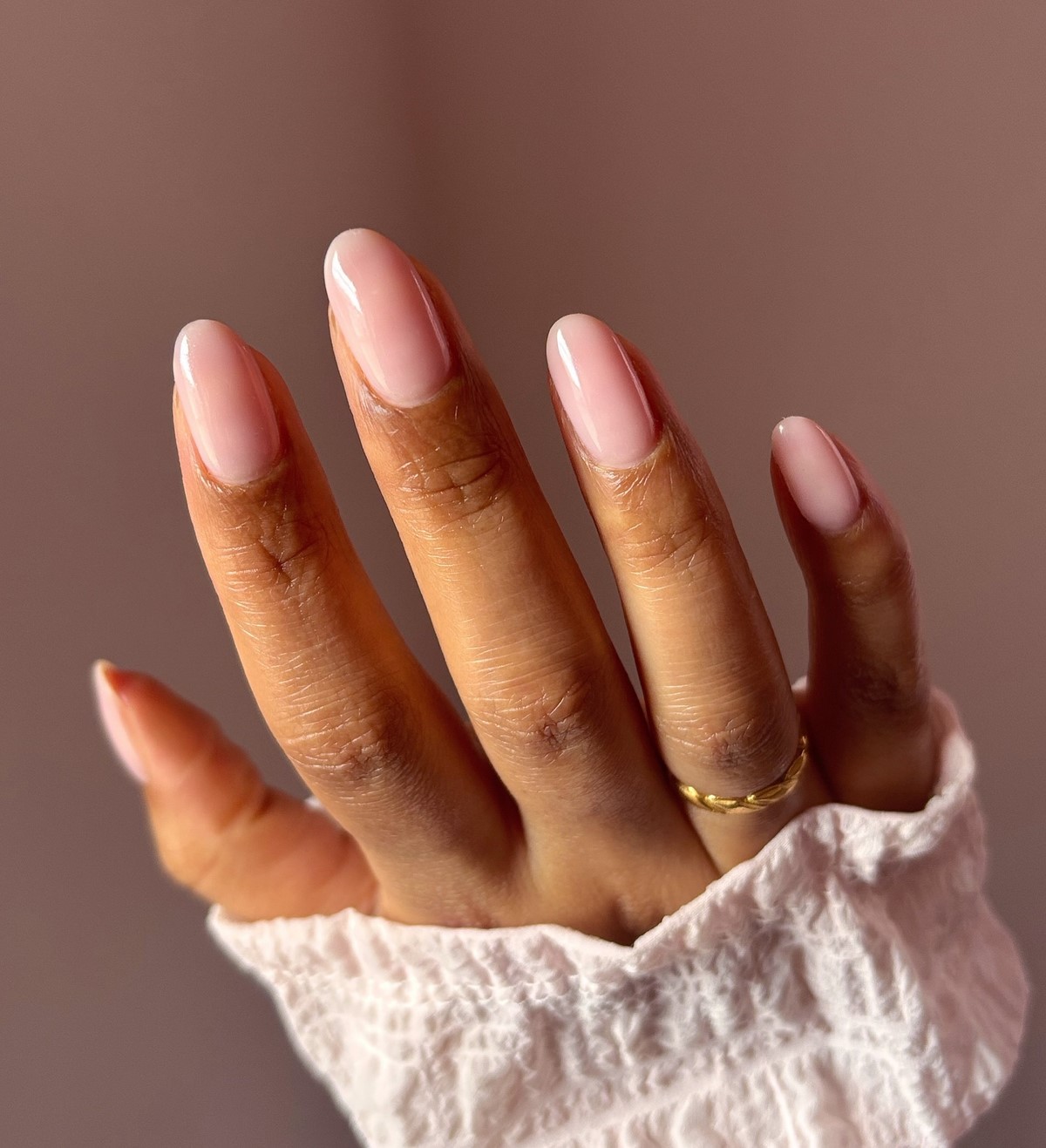 Мыльный маникюр весны 2026: эффект, который меняет все