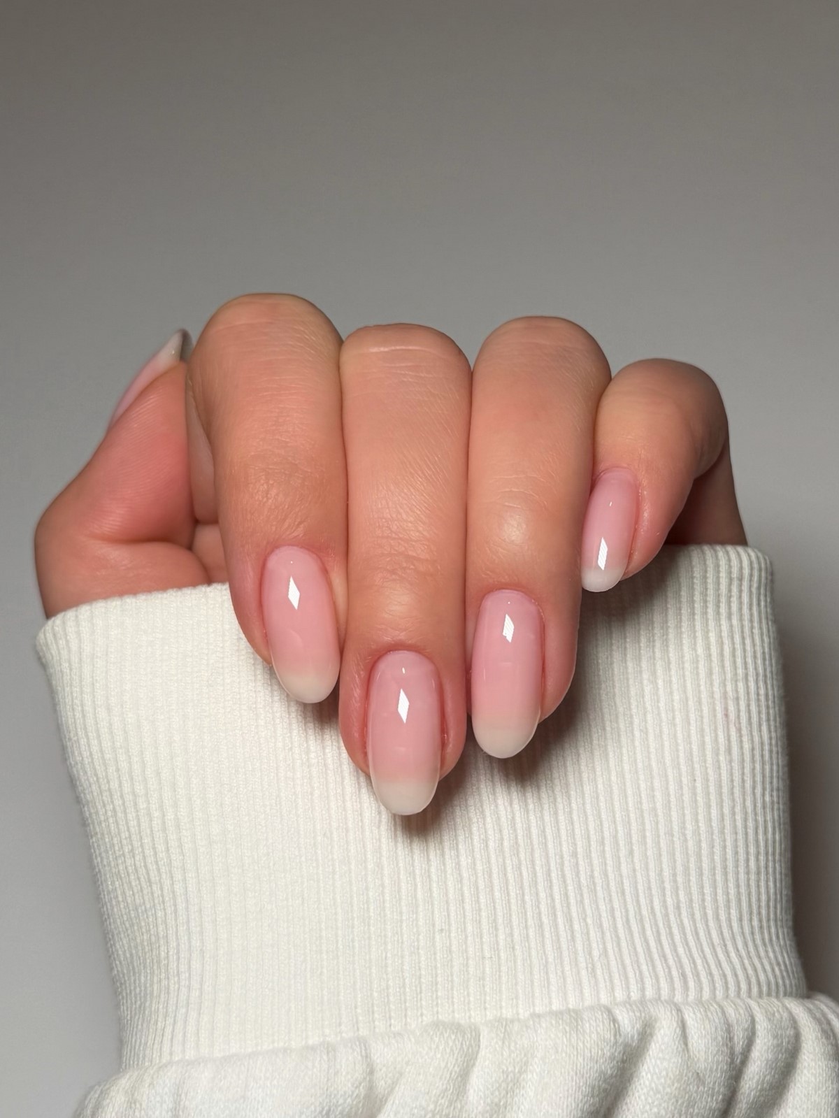 Мыльный маникюр весны 2026: эффект, который меняет все