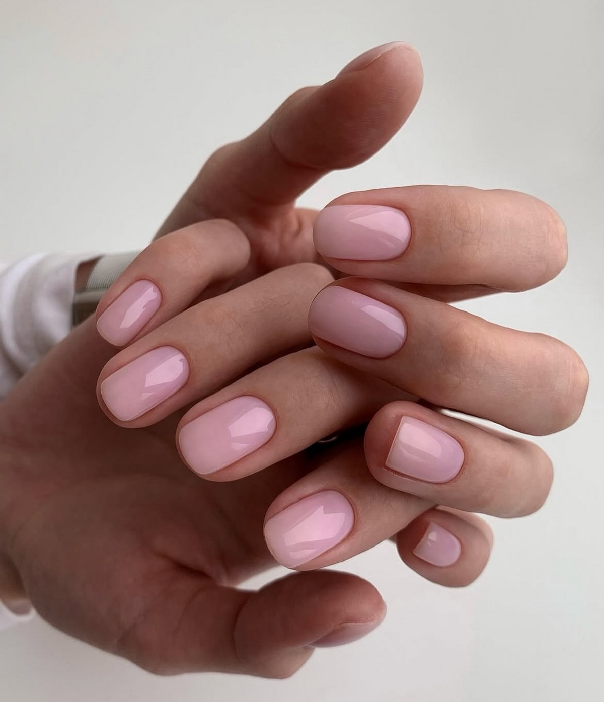 Мыльный маникюр весны 2026: эффект, который меняет все