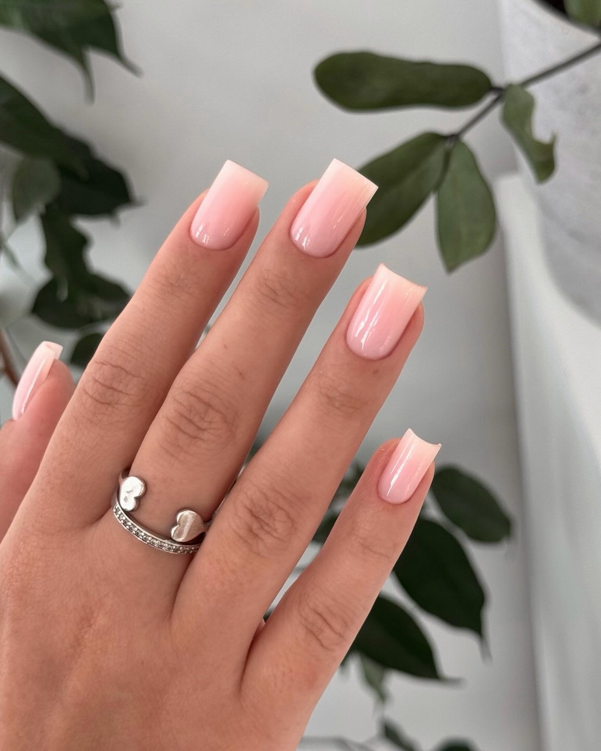 Пасхальный маникюр 2026: дизайны, которые портят даже идеальные руки