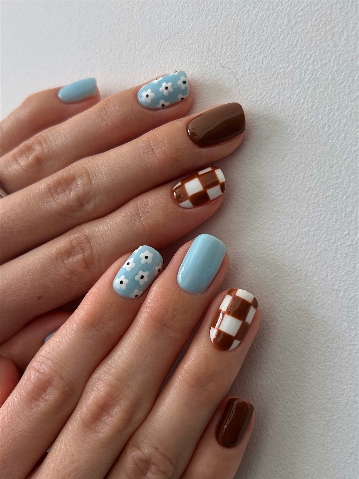 Весенний маникюр 2026: 5 оттенков вместо привычного красного