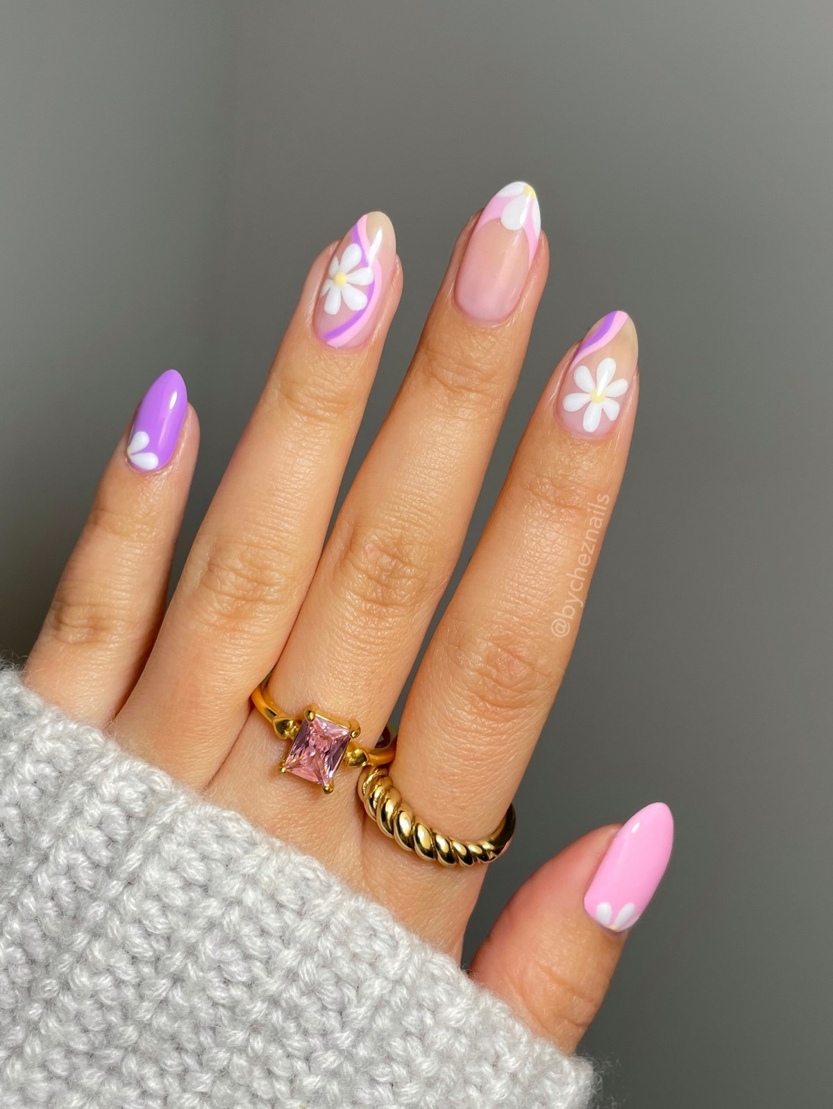 Весенний маникюр 2026: 5 оттенков вместо привычного красного