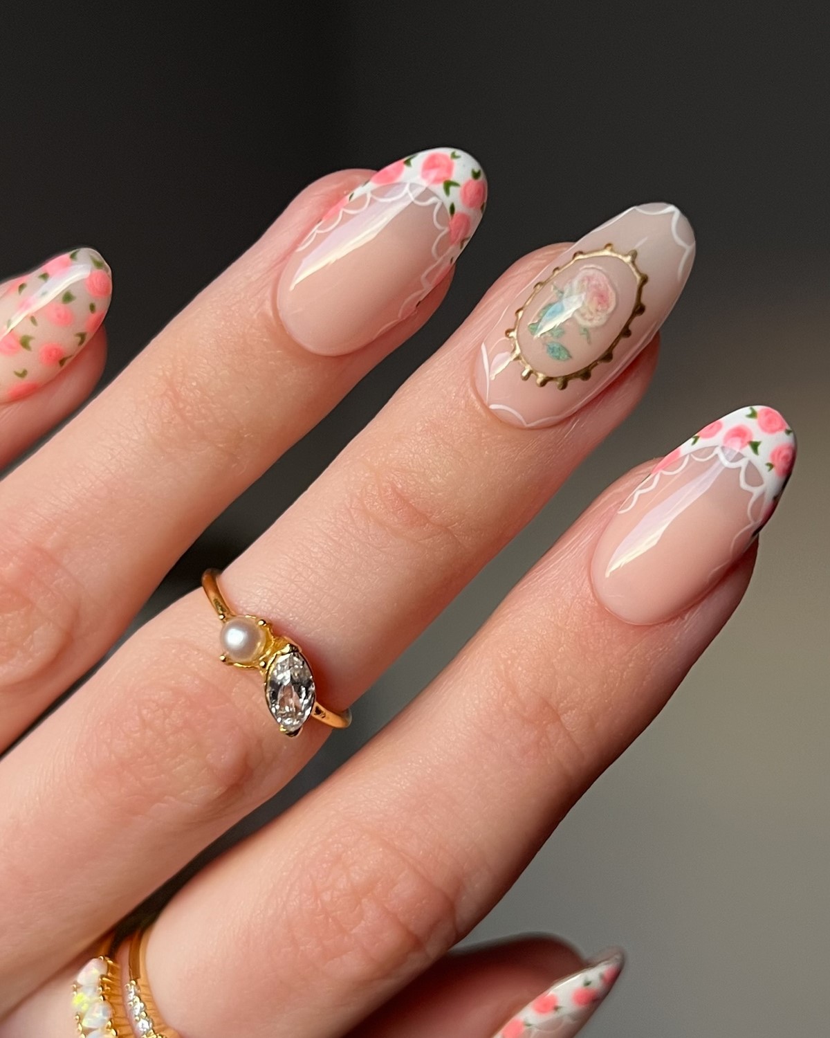 Весенний маникюр 2026: 5 оттенков вместо привычного красного