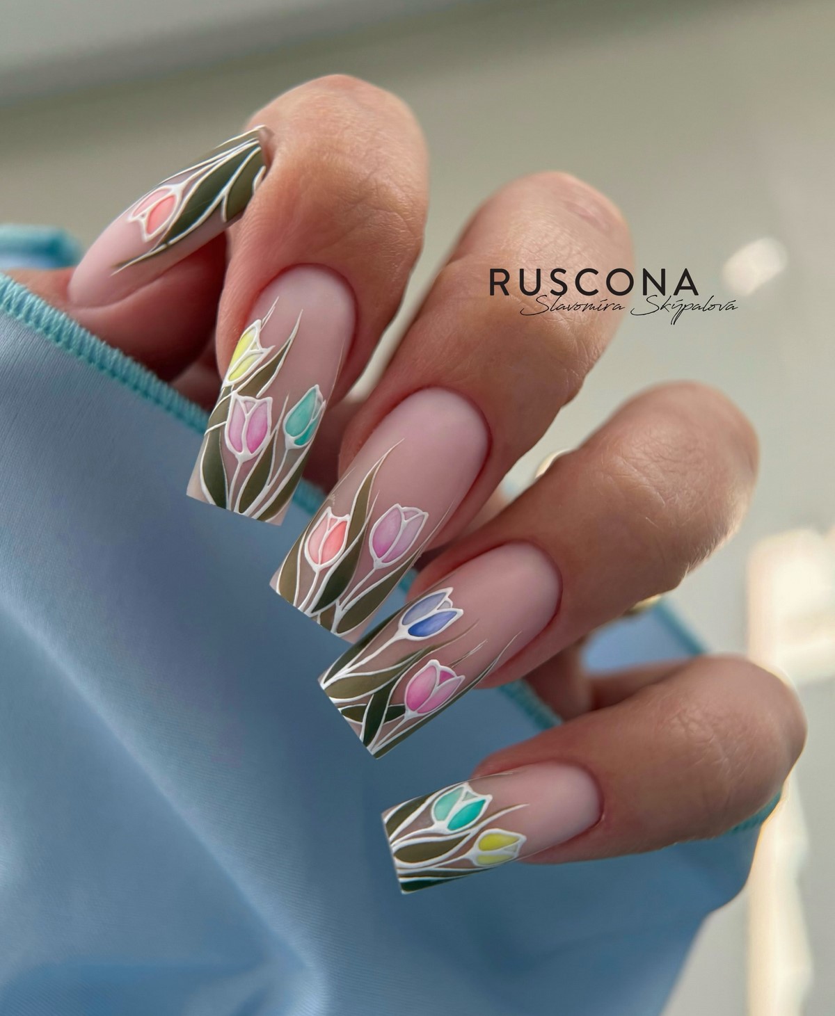 Весенний маникюр 2026: 5 оттенков вместо привычного красного