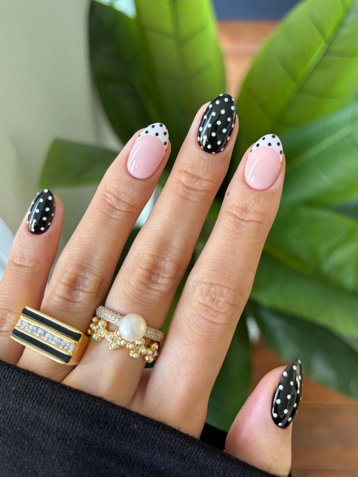 Весенний маникюр 2026: 5 оттенков вместо привычного красного