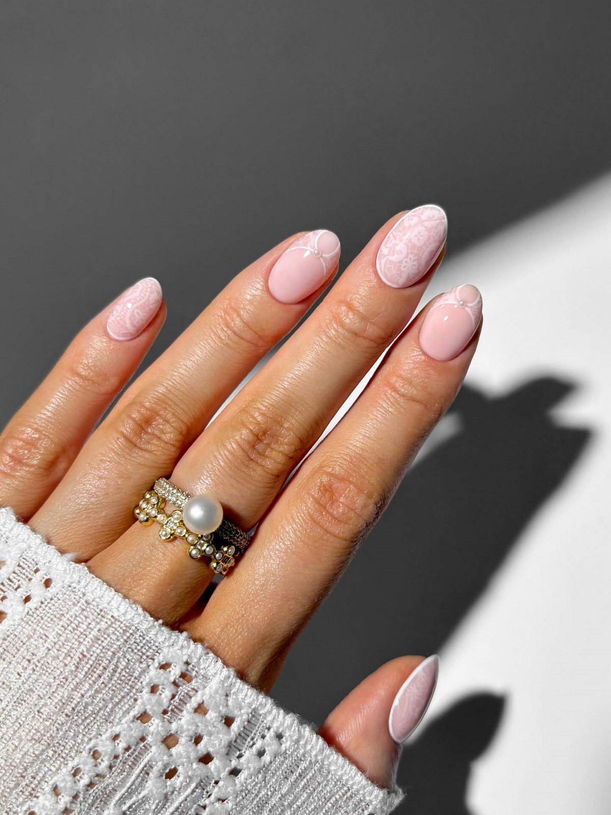 Весенний маникюр 2026: 5 оттенков вместо привычного красного