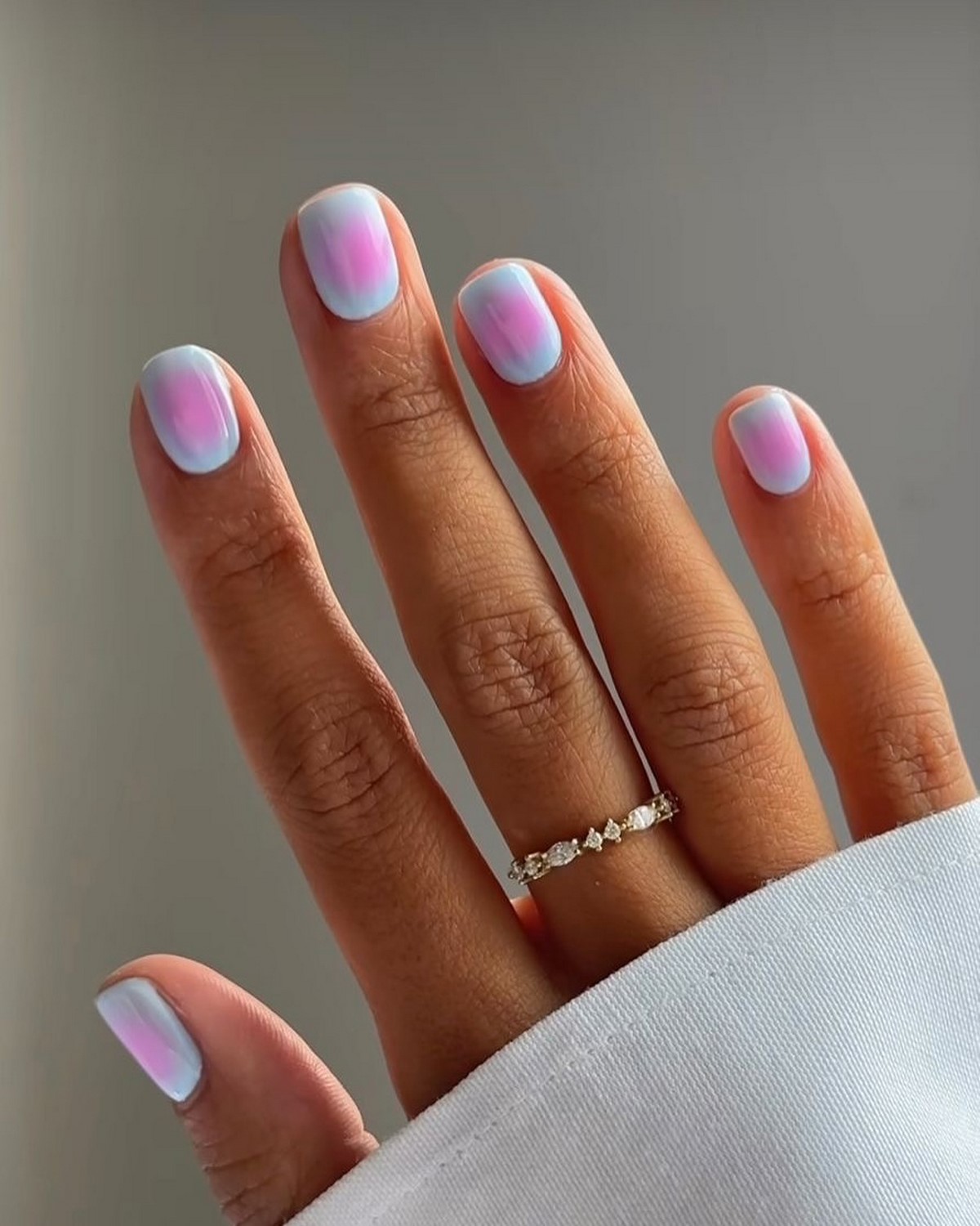 Весенний маникюр 2026: 5 оттенков вместо привычного красного