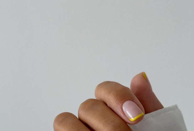 Тонкий френч 2026: как изменился привычный маникюр