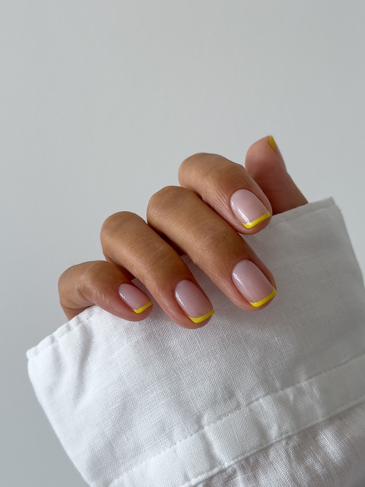 Тонкий френч 2026: как изменился привычный маникюр