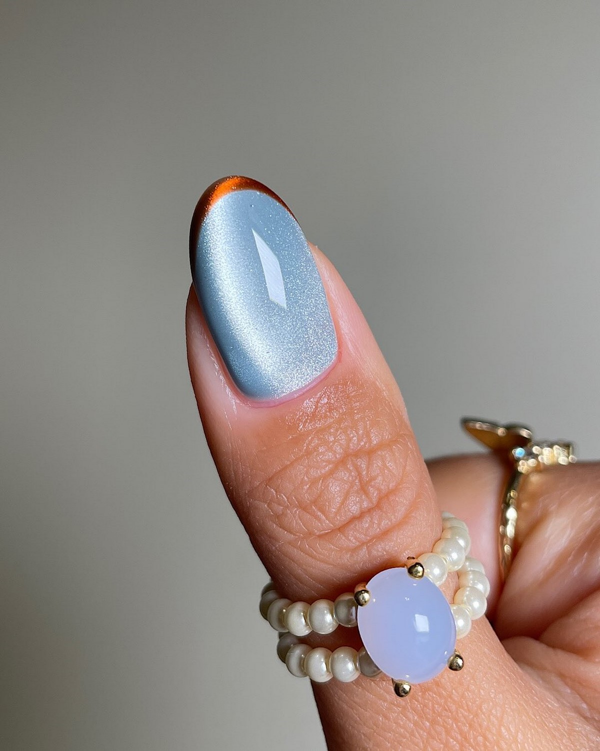 Тонкий френч 2026: как изменился привычный маникюр