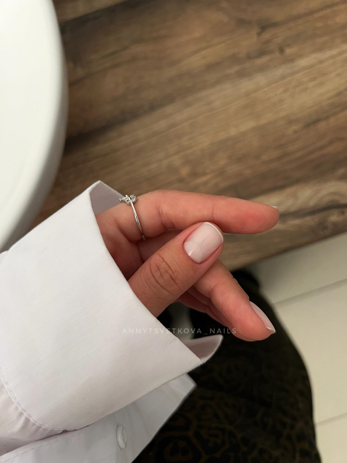Маникюр, который сейчас делают чаще всего и он выглядит аккуратно