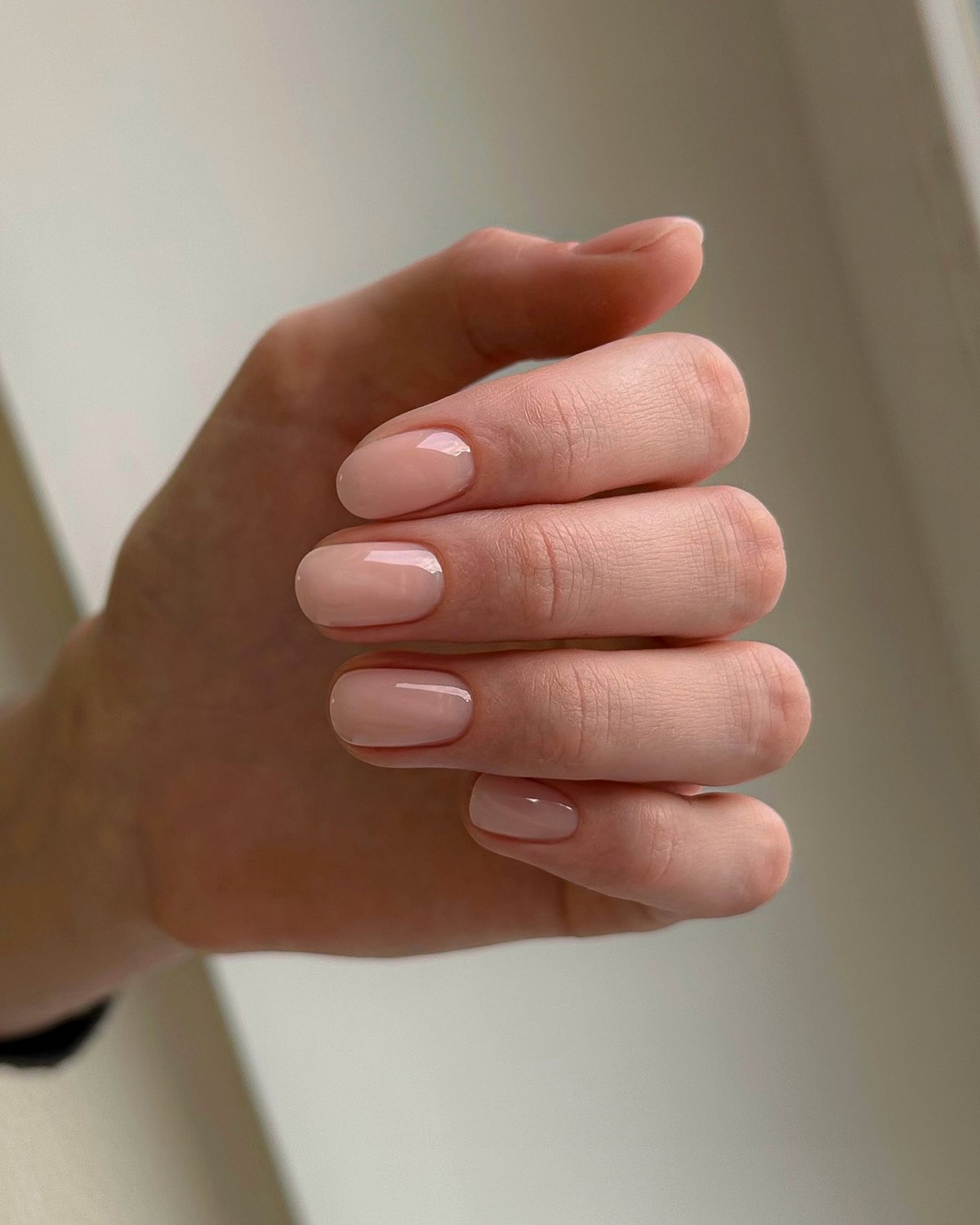 Маникюр, который выглядит аккуратно и дорого без дизайна