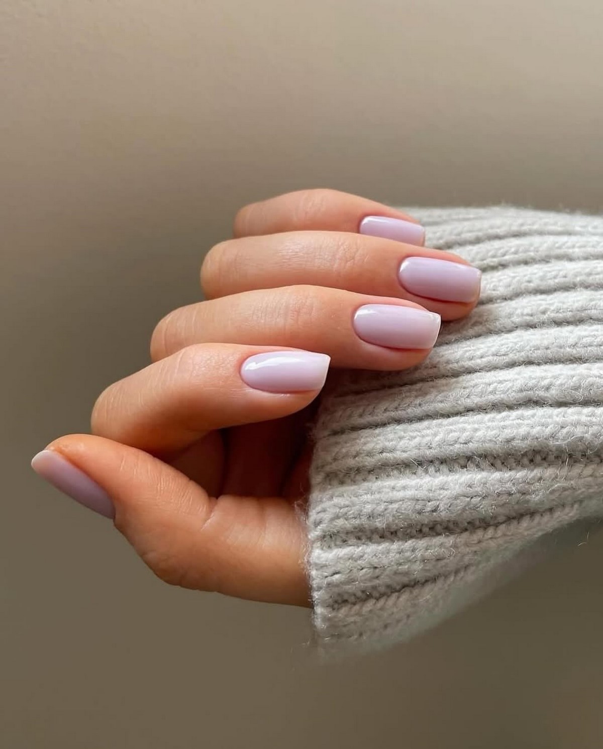 Маникюр, который выглядит аккуратно без усилий и всегда уместен