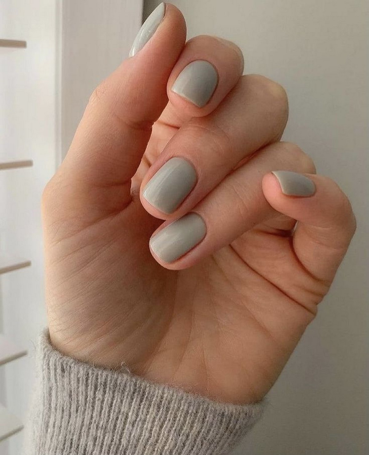 Маникюр 2026: этот цвет выглядит дорого, но делает руки дешевыми